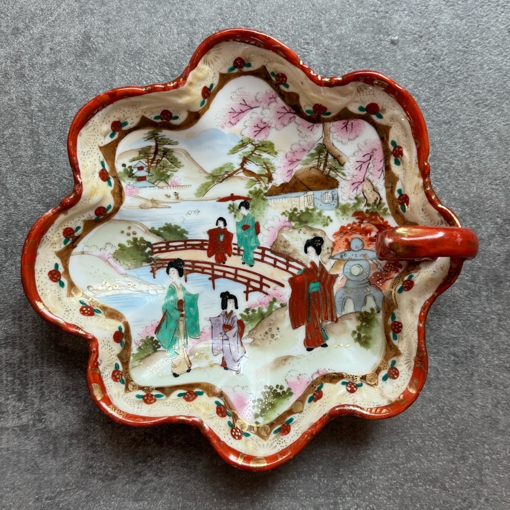 Vintage Kutani Japanese Porcelain Dish